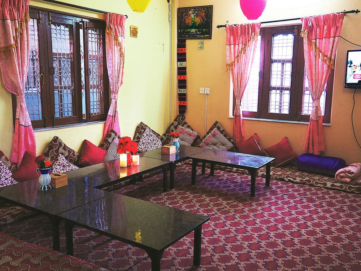 Aroma Tourist Hostel Pokhara Kültér fotó