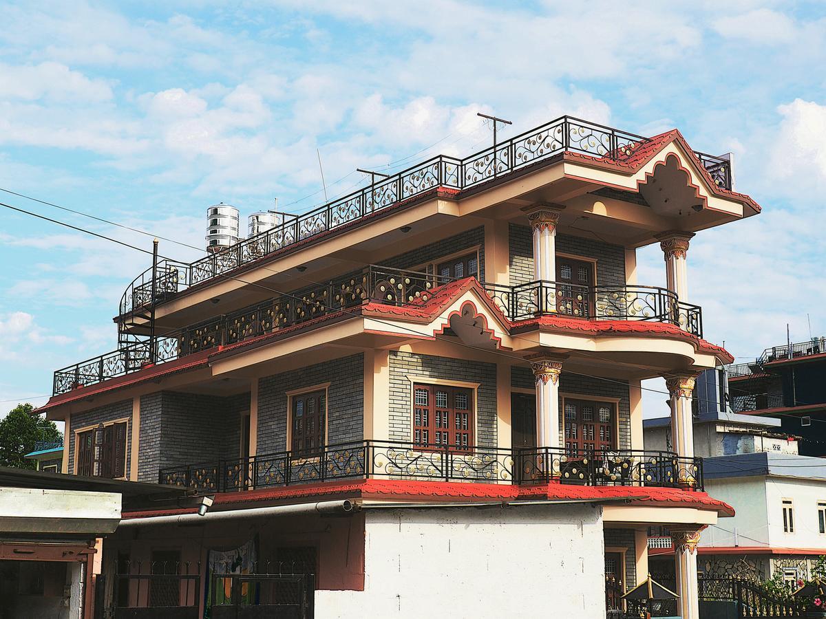 Aroma Tourist Hostel Pokhara Kültér fotó