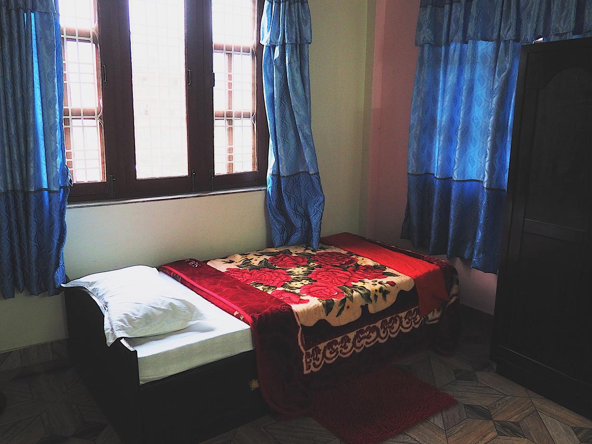 Aroma Tourist Hostel Pokhara Kültér fotó