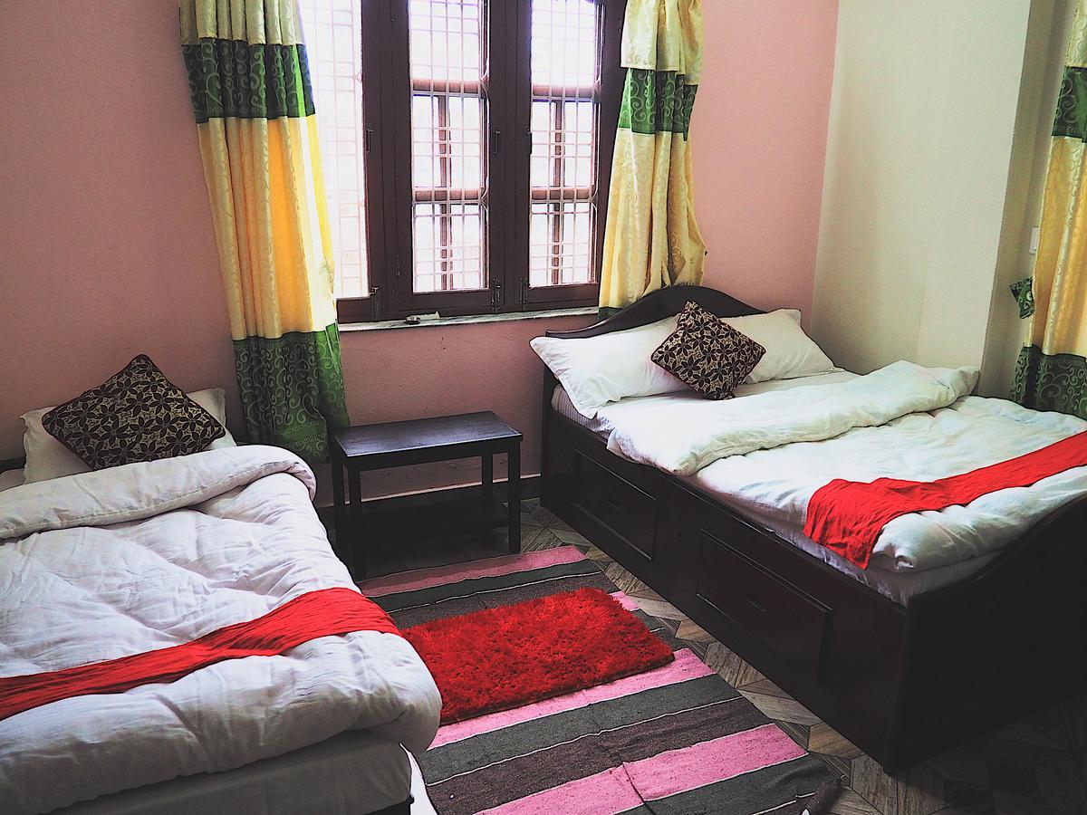 Aroma Tourist Hostel Pokhara Kültér fotó