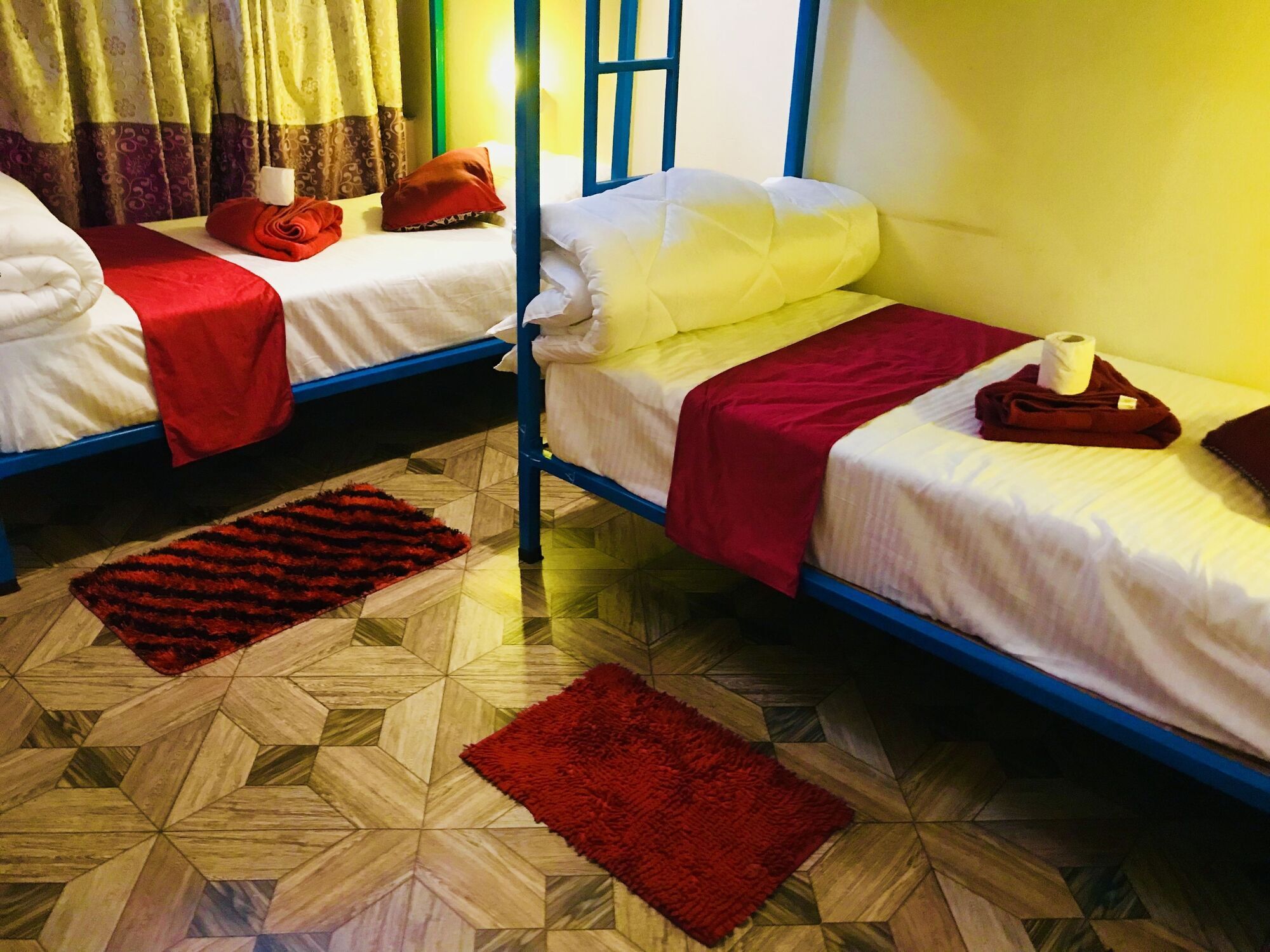 Aroma Tourist Hostel Pokhara Kültér fotó